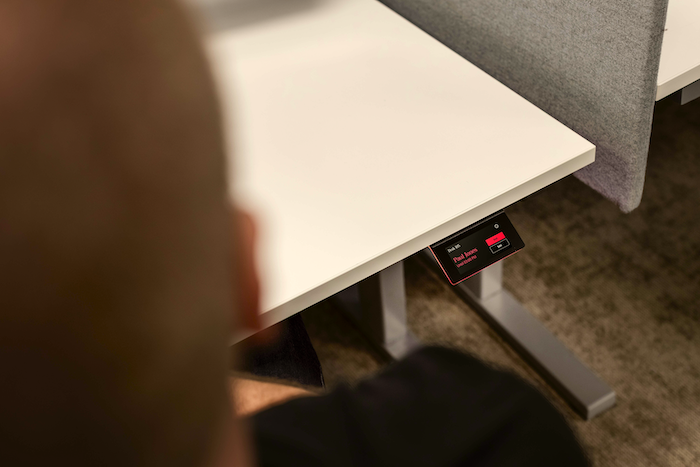 LOW RES_Booking Device_Desk_1373 2
