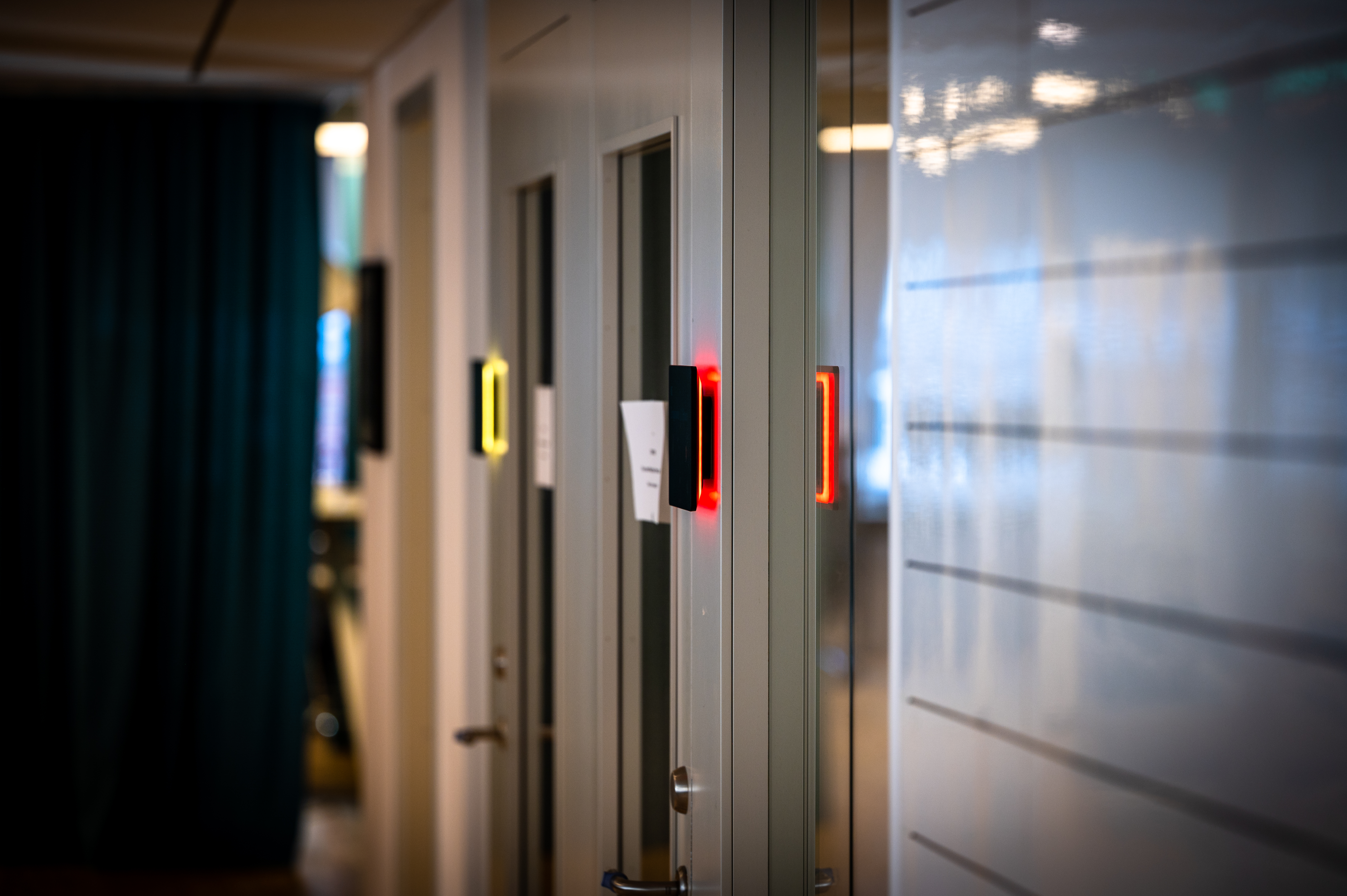 Is there any benefits of integrated workplace solutions for modern businesses?